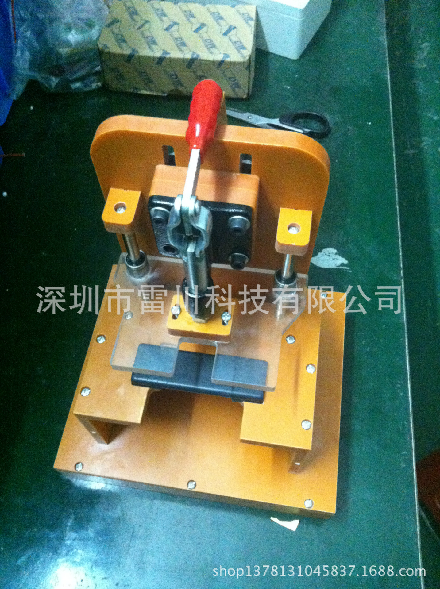 廠家供應點膠保壓工裝與夾具 提升生產精度的關鍵工具